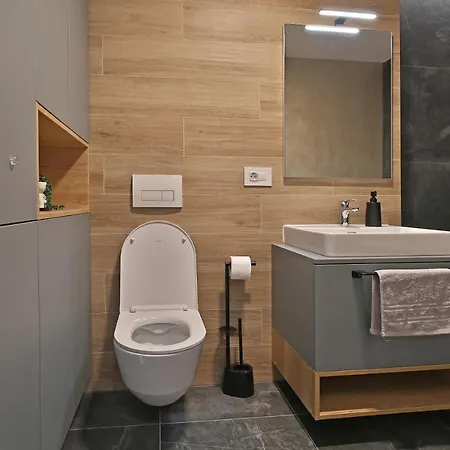 Ada Homes 306
